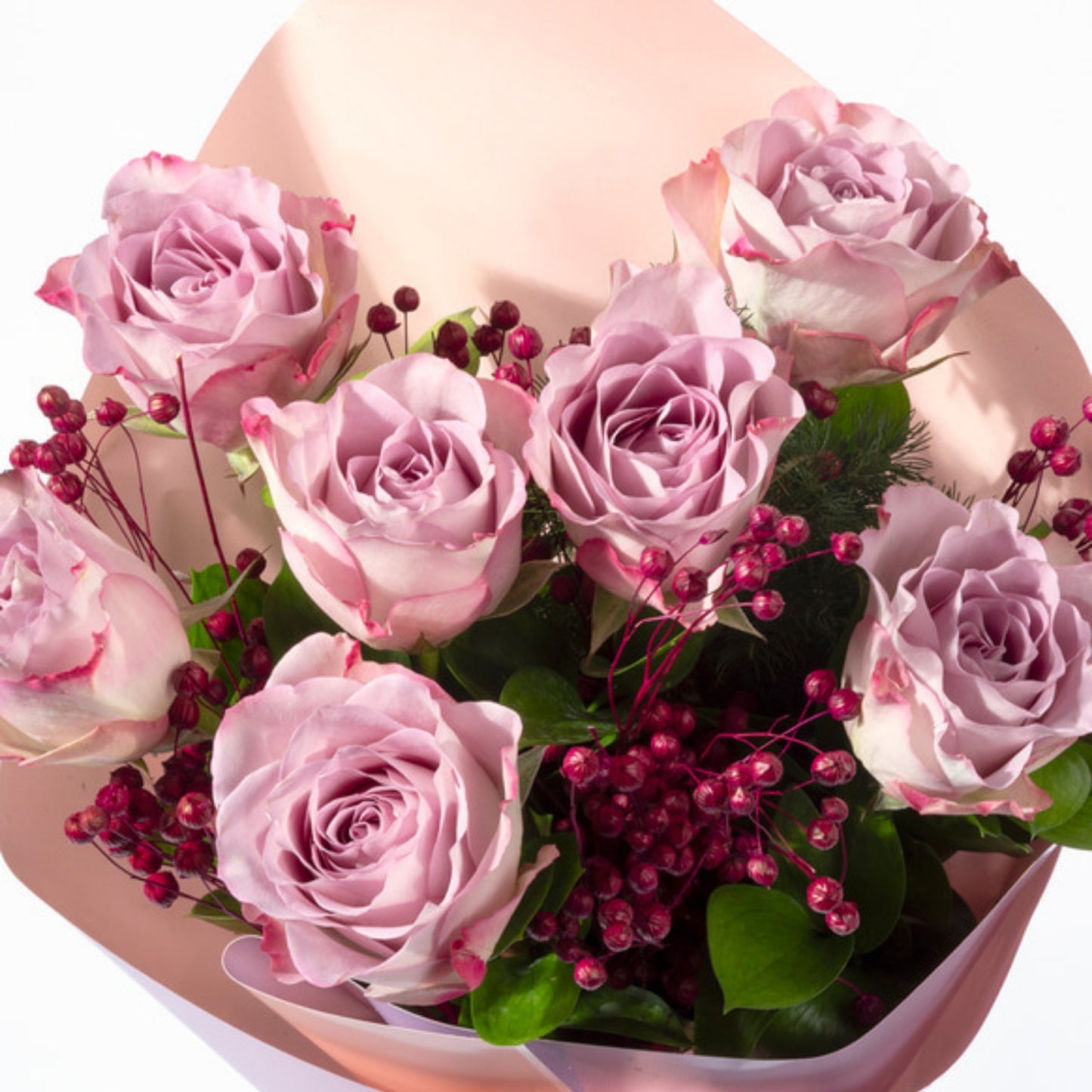 Lilac Muse – Lila Bukette Lila Gül ve Luna