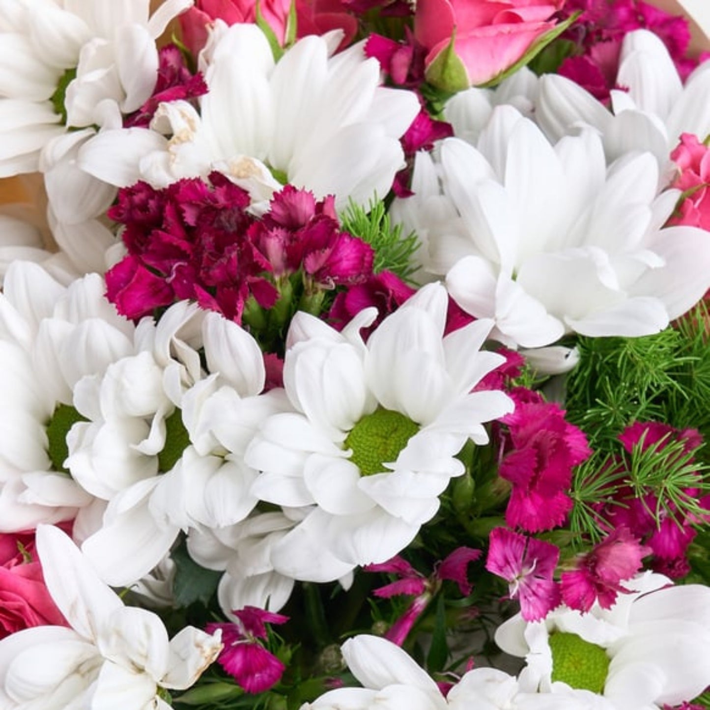 Golden Smile – Sarı Bukette Çardak Gül ve Papatya