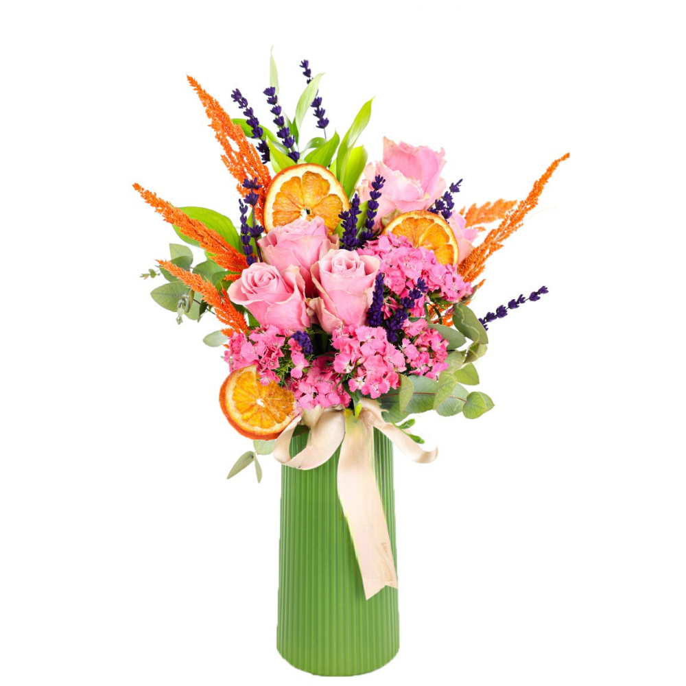 Pink Serenity – Yeşil Vazoda Pembe Gül ve Hüsnüyusuf