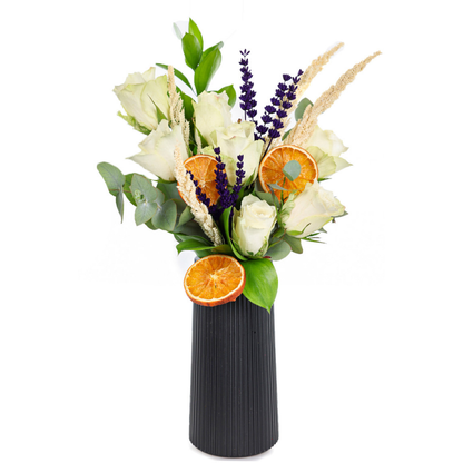 Ivory Touch – Siyah Vazoda Beyaz Güller