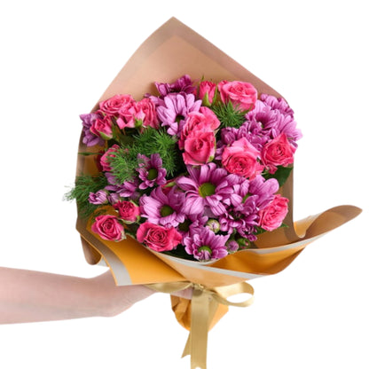 Sunny Touch – Sarı Bukette Çardak Gül ve Papatya