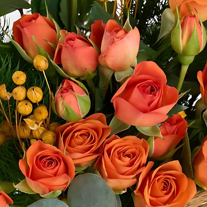 Citrus Flame – Yeşil Çizgili Vazoda Turuncu Çardak Güller