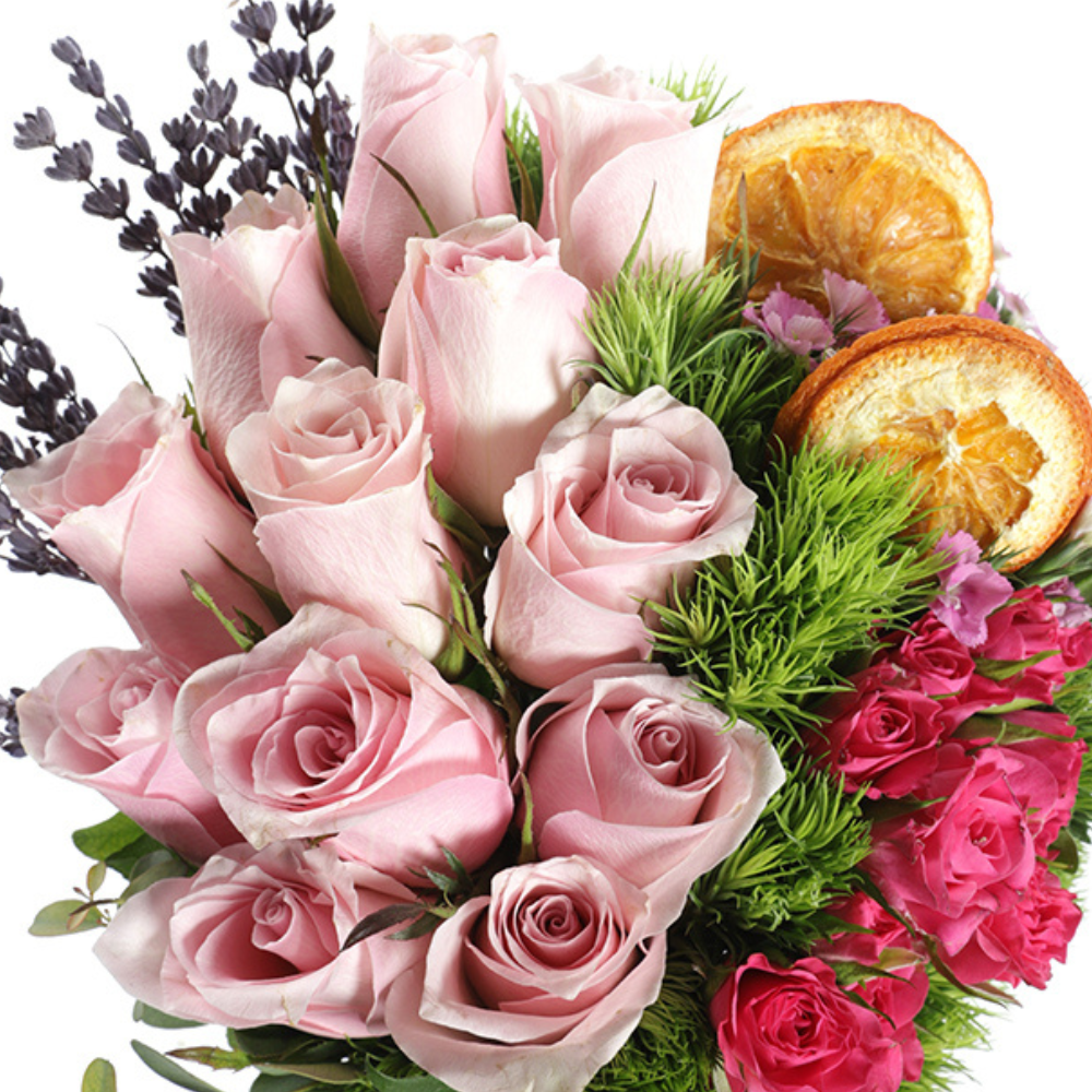 Blush Cloud – Premium Cam Vazoda Pembe Çardak ve Pembe Güller