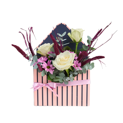 Blush Pop – Mor Zarf Kutuda Papatya ve Beyaz Gül