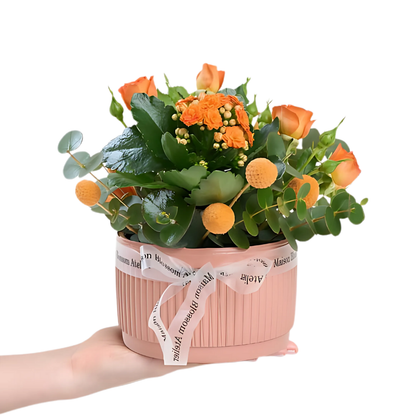 Rustic Flame – Kiremit Saksıda Turuncu Kalanchoe ve Çardak Gül