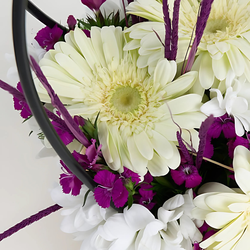 Country White – Kraft Çantada Beyaz Gerbera ve Papatya