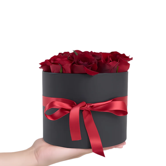 Red Love – Siyah Silindir Kutuda Kırmızı Gül