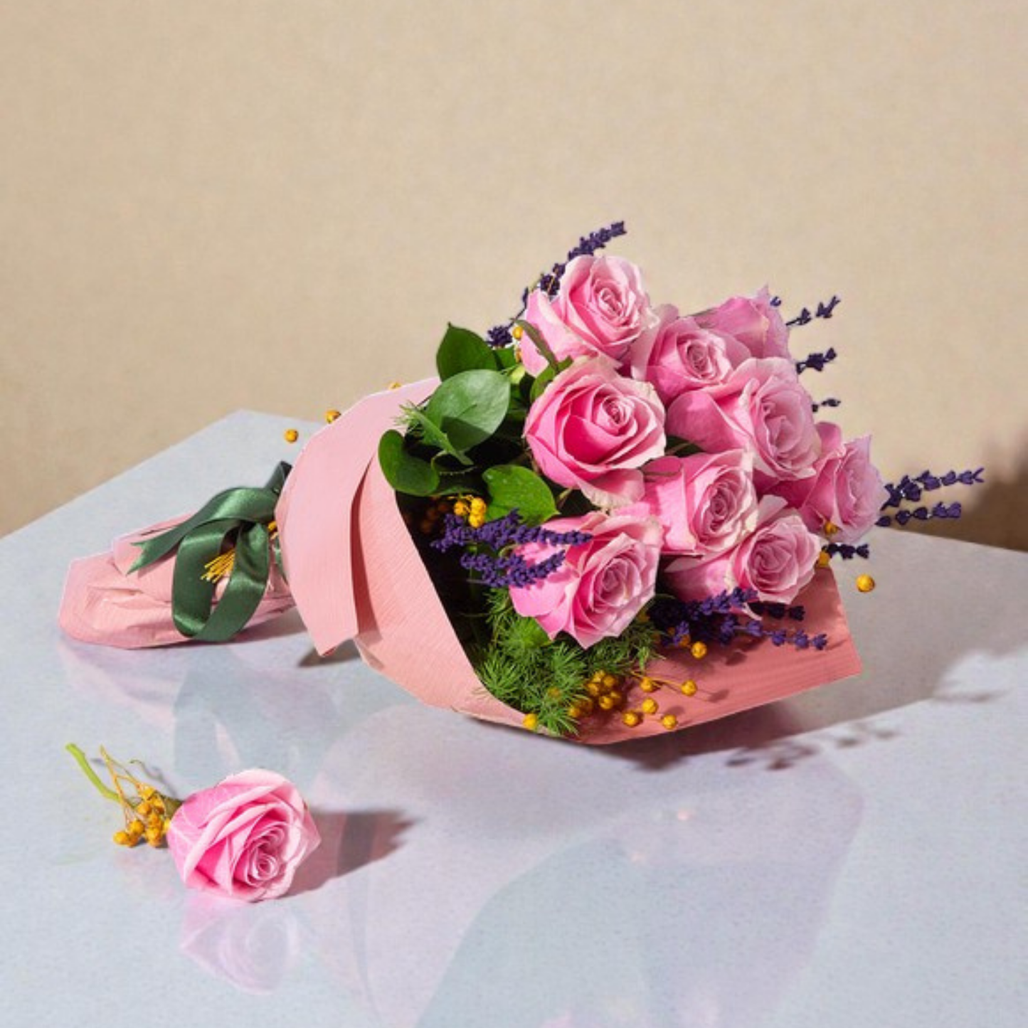 Gentle Touch – Somon Bukette 9 Pembe Gül ve Luna