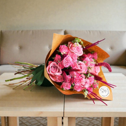 Blush Craft – Kraft Bukette Pembe Gül ve Çardak Güller