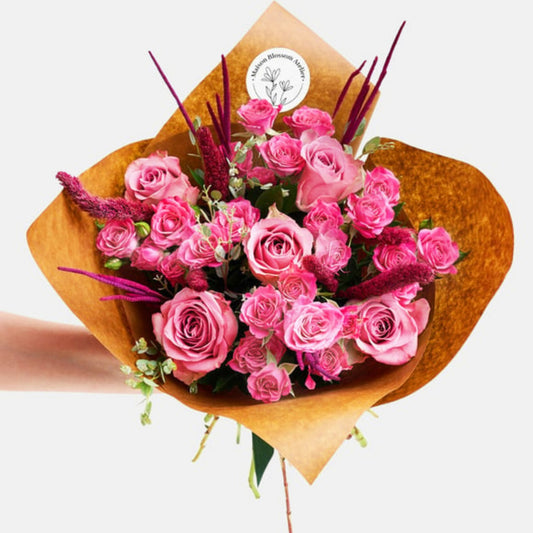 Blush Craft – Kraft Bukette Pembe Gül ve Çardak Güller