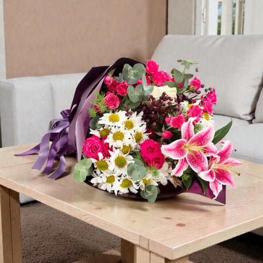 Pure Violet – Mor Bukette Lilyum, Beyaz Gül ve Papatya