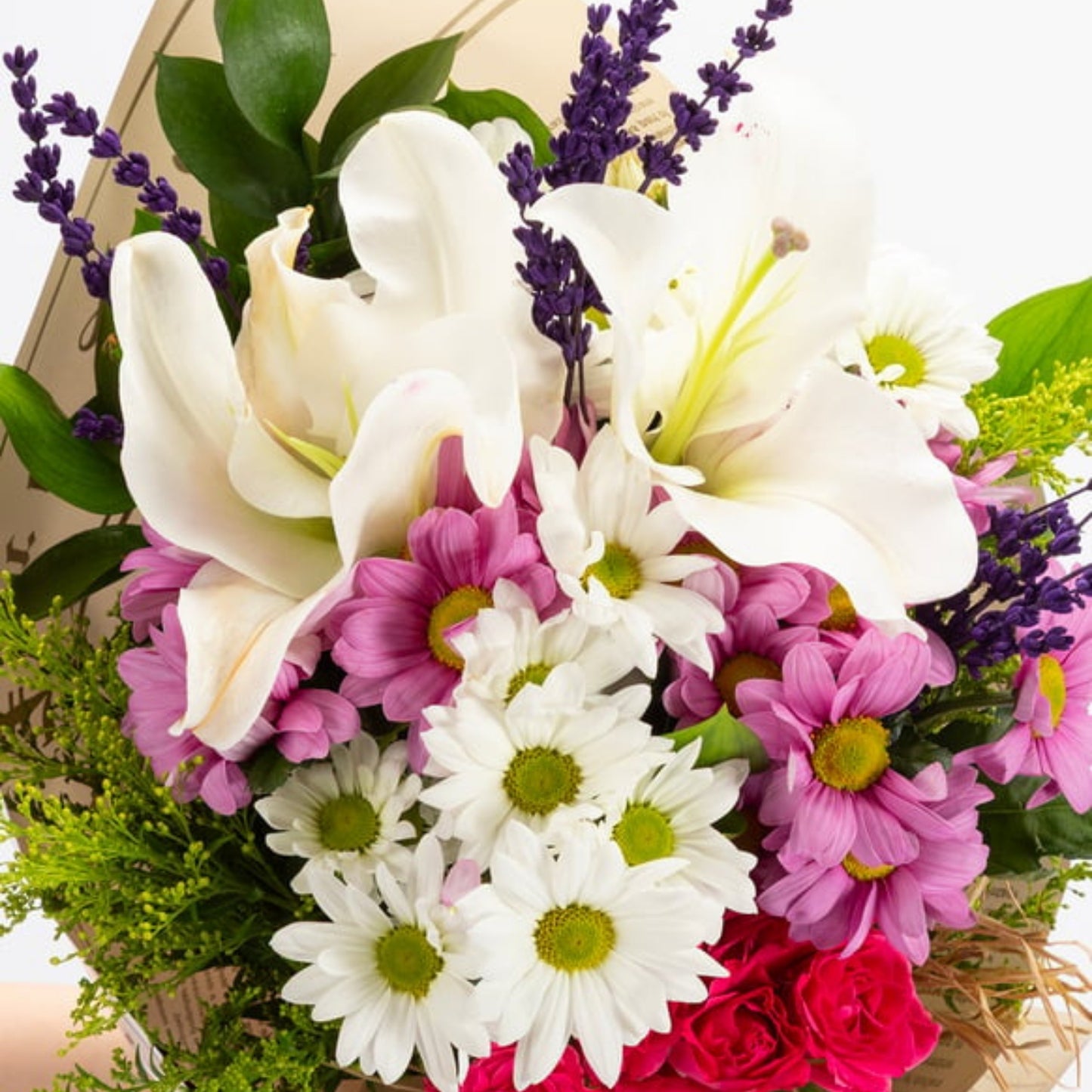 Paper Bloom – Gazete Bukette Lilyum ve Papatya
