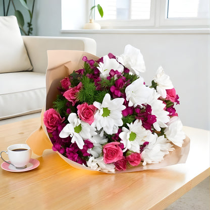 Golden Smile – Sarı Bukette Çardak Gül ve Papatya