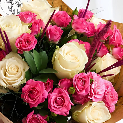 Sweet Blush – Kraft Bukette Pembe Çardak Gül ve Beyaz Güller