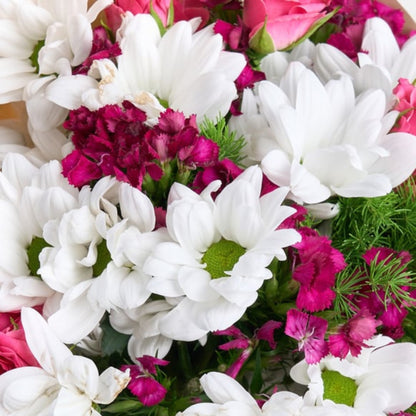 Golden Smile – Sarı Bukette Çardak Gül ve Papatya